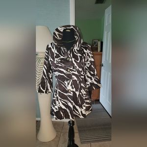 Beautiful fitted 3/4 length cotton coat